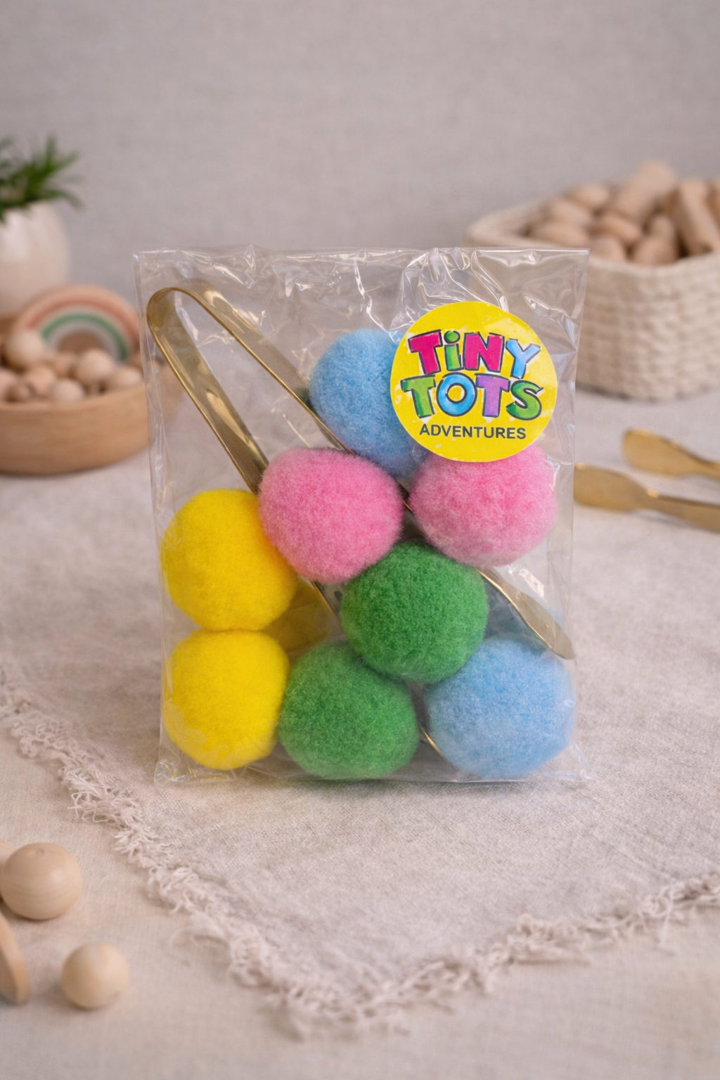 Pompoms + Tongs